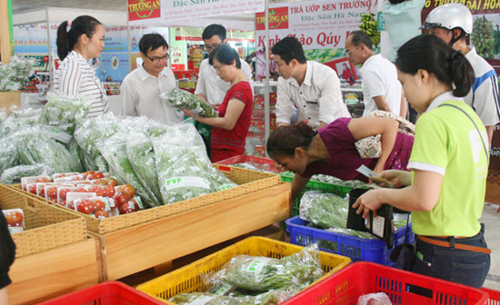 Liên kết chặt chẽ để nhân rộng chuỗi cung ứng nông sản an toàn (17/5/2016)